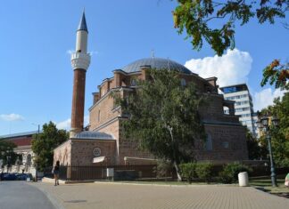 Banya Bashi Mosque
