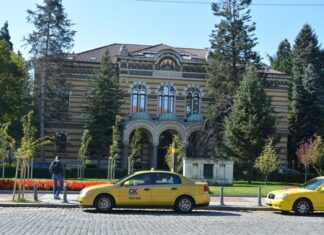 Synodal Palace Pictures