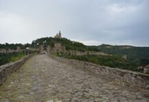 Veliko Tarnovo Caravets Pictures