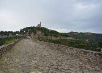 Veliko Tarnovo Caravets Pictures